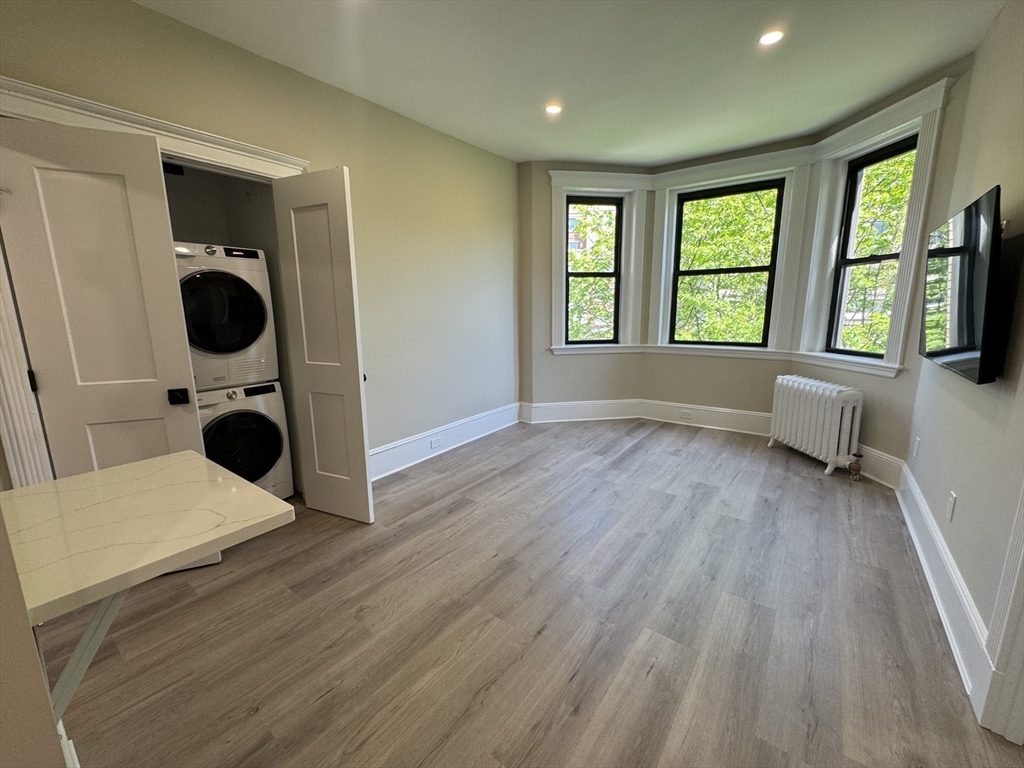 41 Edgerly Rd, Boston, Massachusetts, 1 Bedroom Bedrooms, 4 Rooms Rooms,1 BathroomBathrooms,Residential Lease,For Rent,Edgerly Rd,73477723