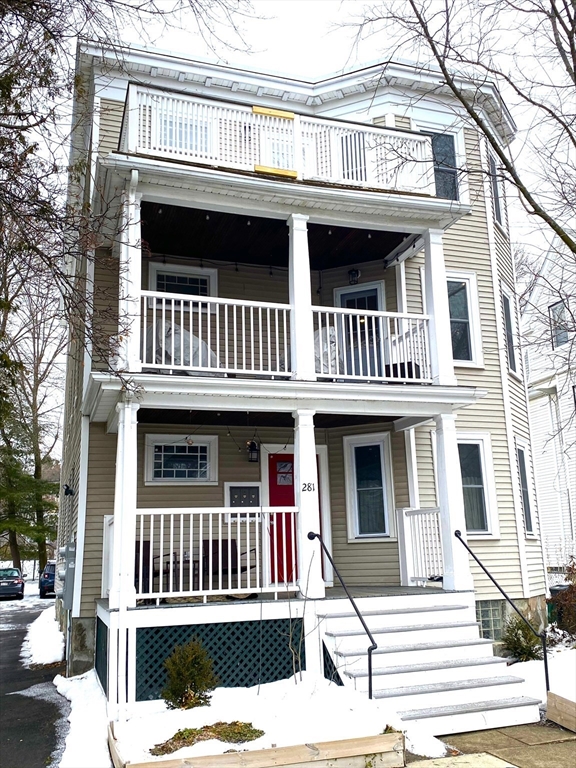 281 Belgrade Ave, Boston, Massachusetts, 3 Bedrooms Bedrooms, 6 Rooms Rooms,1.5 BathroomsBathrooms,Residential Lease,For Rent,Belgrade Ave,73477770