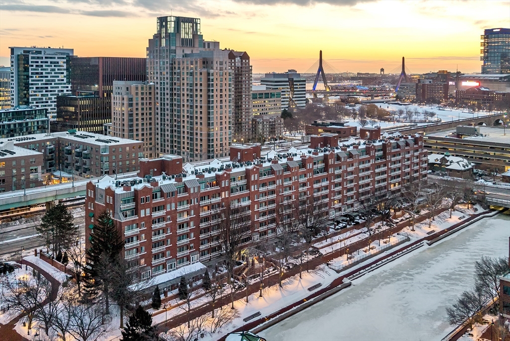 4 Canal Park, Cambridge, Massachusetts, 1 Bedroom Bedrooms, 3 Rooms Rooms,1 BathroomBathrooms,Residential,For Sale,Canal Park,73477780