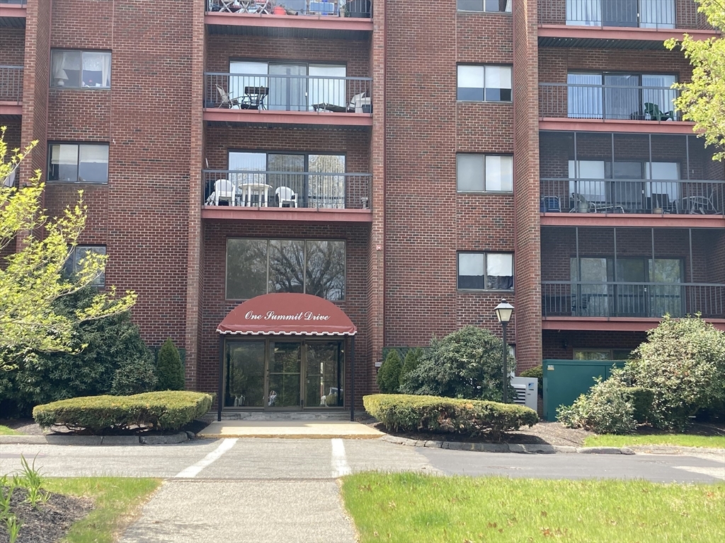 1 Summit Dr., Reading, Massachusetts, 3 Rooms Rooms,1 BathroomBathrooms,Residential Lease,For Rent,Summit Dr.,73477782