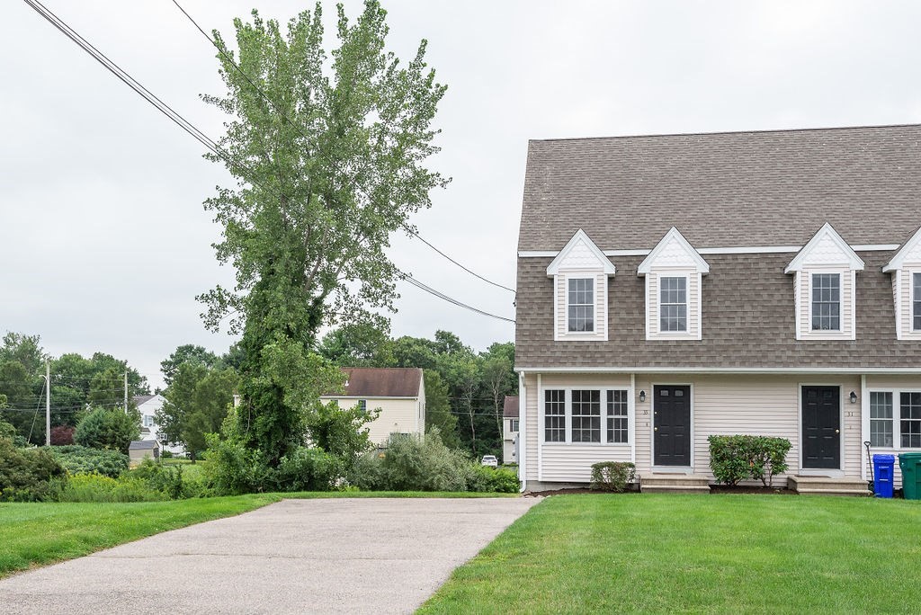 33 Ice Pond Road, Attleboro, Massachusetts, 3 Bedrooms Bedrooms, 5 Rooms Rooms,1.5 BathroomsBathrooms,Residential Lease,For Rent,Ice Pond Road,73477786