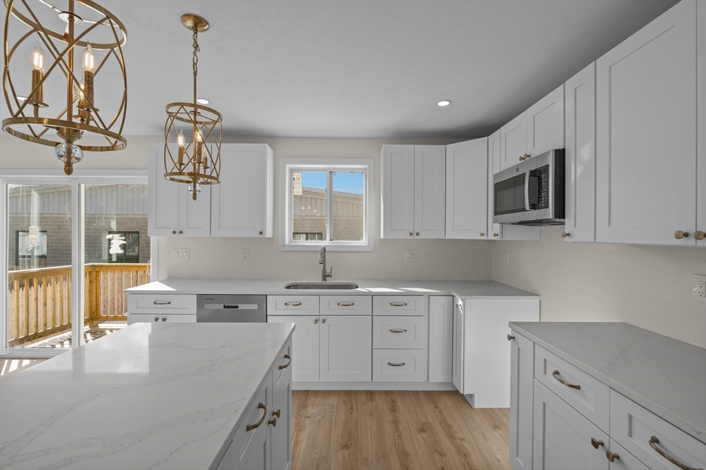 25 Lebanon St, Fall River, Massachusetts, 3 Bedrooms Bedrooms, 6 Rooms Rooms,2.5 BathroomsBathrooms,Residential,For Sale,Lebanon St,73477795