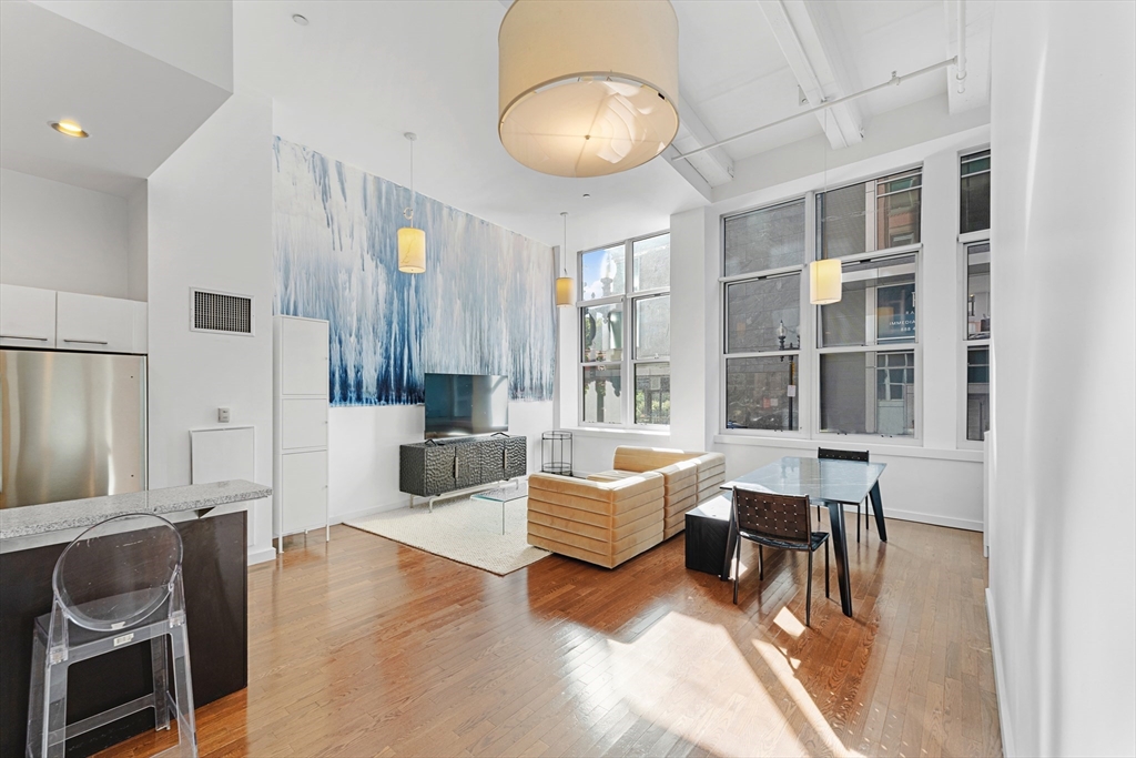 88 Kingston Street, Boston, Massachusetts, 1 Bedroom Bedrooms, 3 Rooms Rooms,1 BathroomBathrooms,Residential Lease,For Rent,Kingston Street,73477804