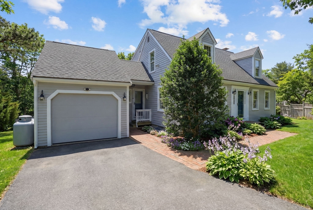 12 Rachael Ln, Duxbury, Massachusetts, 2 Bedrooms Bedrooms, 6 Rooms Rooms,2 BathroomsBathrooms,Residential,For Sale,Rachael Ln,73473584