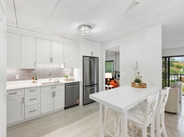 235 Winthrop Street, Medford, Massachusetts, 2 Bedrooms Bedrooms, 5 Rooms Rooms,2 BathroomsBathrooms,Residential,For Sale,Winthrop Street,73453696
