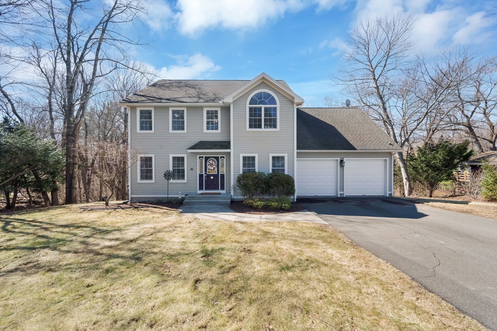 31 College View Hts, South Hadley, Massachusetts, 4 Bedrooms Bedrooms, 9 Rooms Rooms,3.5 BathroomsBathrooms,Residential,For Sale,College View Hts,73348789