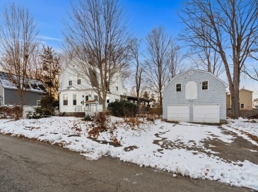 41 Agawam Ave, Haverhill, Massachusetts, 4 Bedrooms Bedrooms, 8 Rooms Rooms,2.5 BathroomsBathrooms,Residential,For Sale,Agawam Ave,73461368