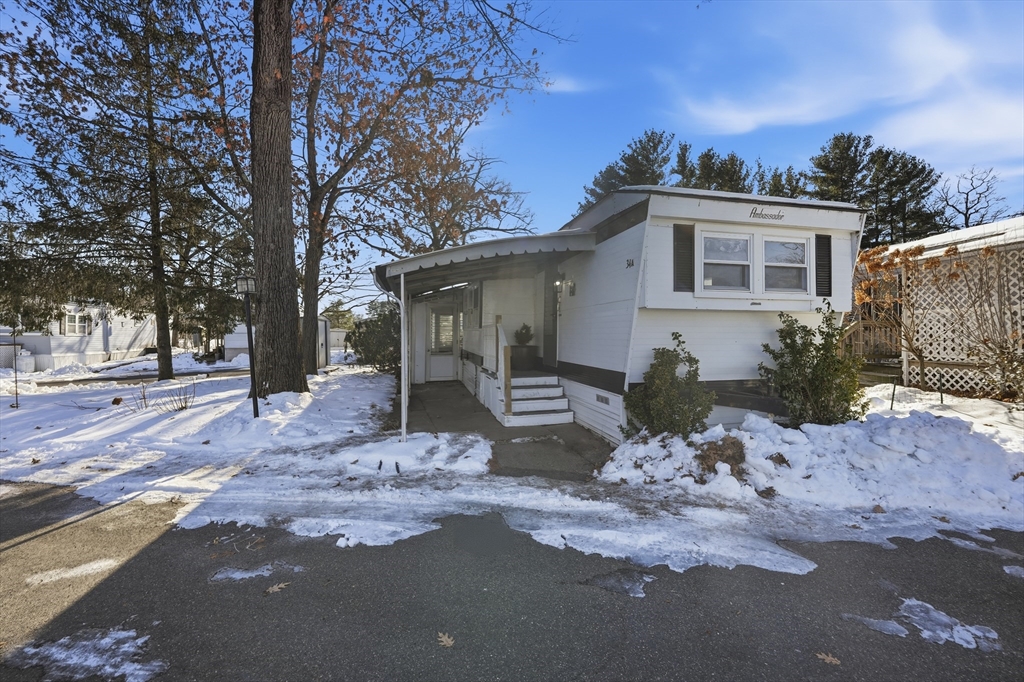 404 Southwick Rd, Westfield, Massachusetts, 2 Bedrooms Bedrooms, 4 Rooms Rooms,1 BathroomBathrooms,Residential,For Sale,Southwick Rd,73461204