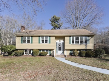 21 Princess Pine Lane, Milford, Massachusetts, 4 Bedrooms Bedrooms, 8 Rooms Rooms,2 BathroomsBathrooms,Residential,For Sale,Princess Pine Lane,73462328