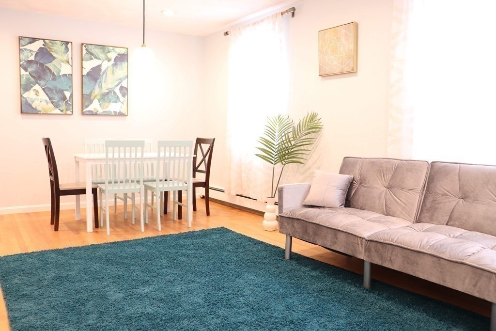 12 Regent St, Cambridge, Massachusetts, 2 Bedrooms Bedrooms, 4 Rooms Rooms,1 BathroomBathrooms,Residential Lease,For Rent,Regent St,73477872