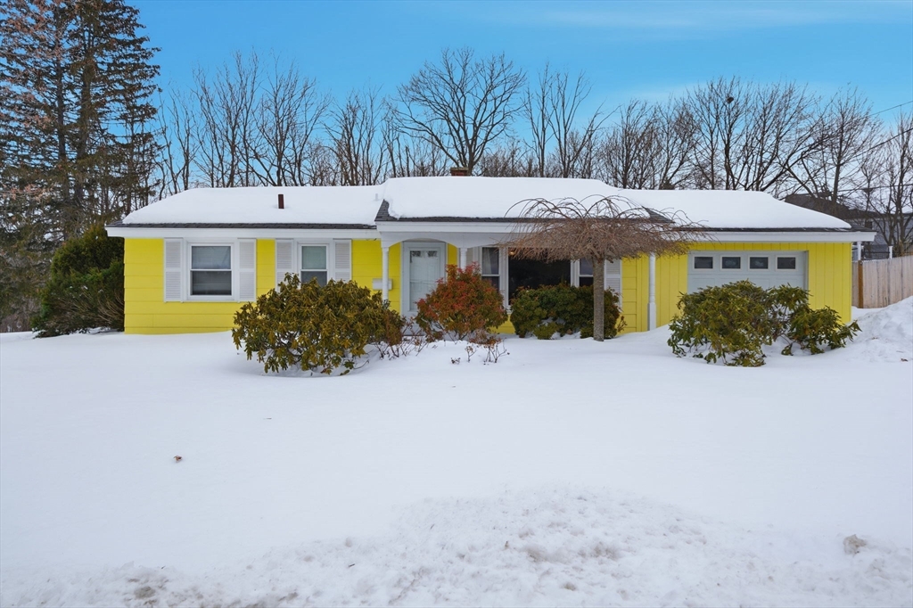 55 Burley St, Danvers, Massachusetts, 3 Bedrooms Bedrooms, 5 Rooms Rooms,1 BathroomBathrooms,Residential,For Sale,Burley St,73477821