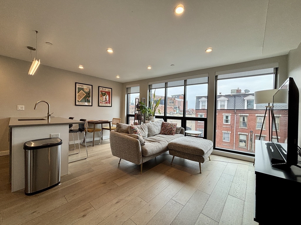 244 Hanover St., Boston, Massachusetts, 2 Bedrooms Bedrooms, 3 Rooms Rooms,2 BathroomsBathrooms,Residential Lease,For Rent,Hanover St.,73477900