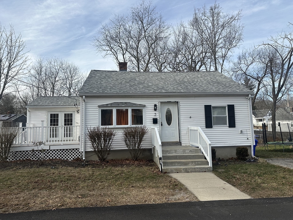 2 Carmine Drive, North Providence, Rhode Island, 4 Bedrooms Bedrooms, 8 Rooms Rooms,2 BathroomsBathrooms,Residential,For Sale,Carmine Drive,73477905