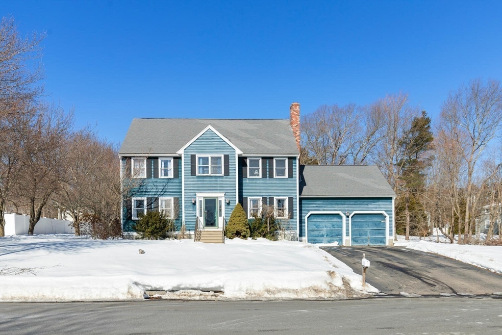 1 Maura Elizabeth Ln, Foxboro, Massachusetts, 4 Bedrooms Bedrooms, 9 Rooms Rooms,2.5 BathroomsBathrooms,Residential,For Sale,Maura Elizabeth Ln,73477910