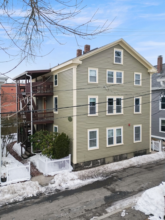 10.5 Herbert Street, Salem, Massachusetts, 1 Bedroom Bedrooms, 3 Rooms Rooms,1 BathroomBathrooms,Residential,For Sale,Herbert Street,73477915