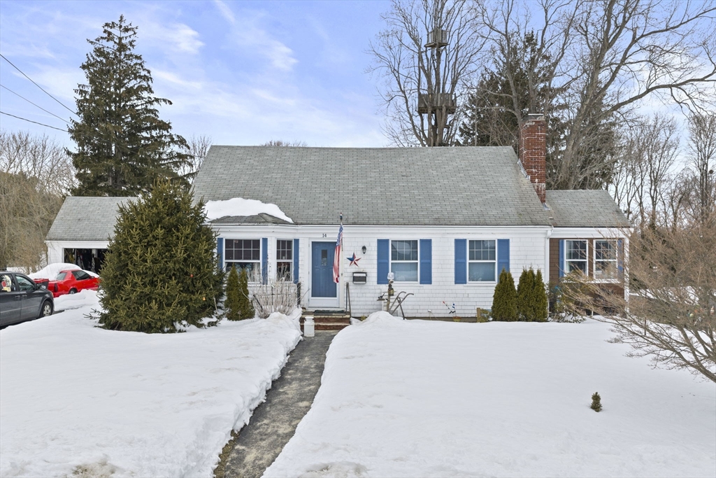 14 Russell Ave, Plymouth, Massachusetts, 2 Bedrooms Bedrooms, 6 Rooms Rooms,1.5 BathroomsBathrooms,Residential,For Sale,Russell Ave,73477918