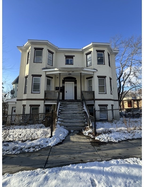 126 Lincoln St, Worcester, Massachusetts, 2 Bedrooms Bedrooms, 6 Rooms Rooms,1 BathroomBathrooms,Residential Lease,For Rent,Lincoln St,73470320