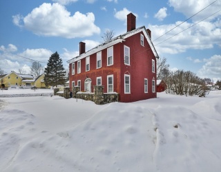32 Main Street, Plaistow, New Hampshire, 3 Bedrooms Bedrooms, 7 Rooms Rooms,1.5 BathroomsBathrooms,Residential,For Sale,Main Street,73477966