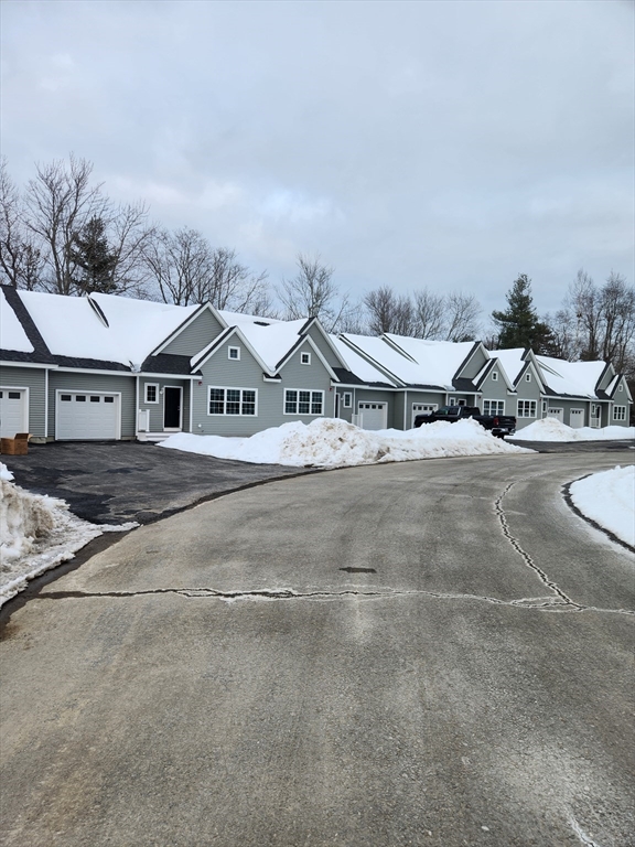 30 Four Seasons Drive, Hampstead, New Hampshire, 2 Bedrooms Bedrooms, 5 Rooms Rooms,2.5 BathroomsBathrooms,Residential Lease,For Rent,Four Seasons Drive,73477844