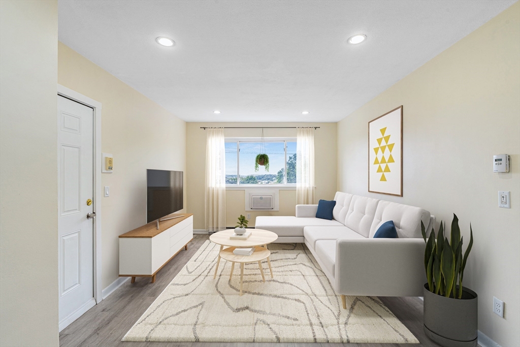 256 Parker Hill Ave, Boston, Massachusetts, 2 Bedrooms Bedrooms, 5 Rooms Rooms,1 BathroomBathrooms,Residential Lease,For Rent,Parker Hill Ave,73477984