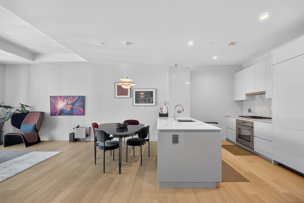 135 Seaport Blvd, Boston, Massachusetts, 2 Bedrooms Bedrooms, 4 Rooms Rooms,2.5 BathroomsBathrooms,Residential Lease,For Rent,Seaport Blvd,73478001