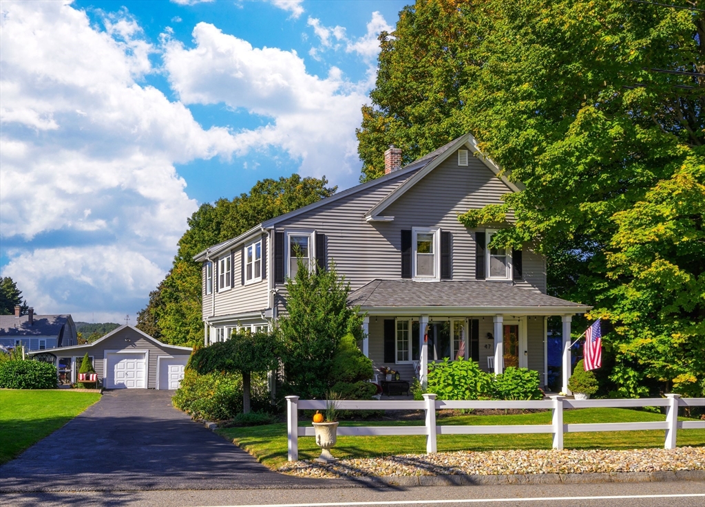 47 Central Street, Southborough, Massachusetts, 3 Bedrooms Bedrooms, 7 Rooms Rooms,2 BathroomsBathrooms,Residential,For Sale,Central Street,73477952