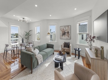 334 Centre St, Boston, Massachusetts, 3 Bedrooms Bedrooms, 7 Rooms Rooms,2 BathroomsBathrooms,Residential,For Sale,Centre St,73454123 334 Centre St, Boston, Massachusetts, 3 Bedrooms Bedrooms, 7 Rooms Rooms,2 BathroomsBathrooms,Residential,For Sale,Centre St,73454123