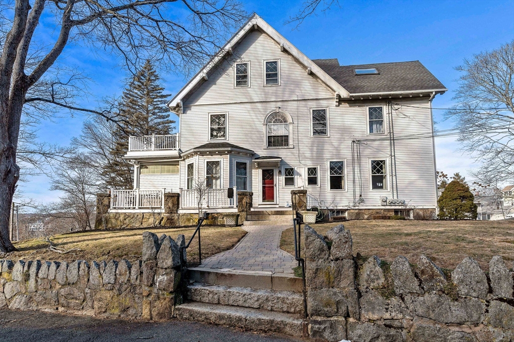 28 Columbus Ave, Beverly, Massachusetts, 1 Bedroom Bedrooms, 4 Rooms Rooms,1 BathroomBathrooms,Residential,For Sale,Columbus Ave,73467831