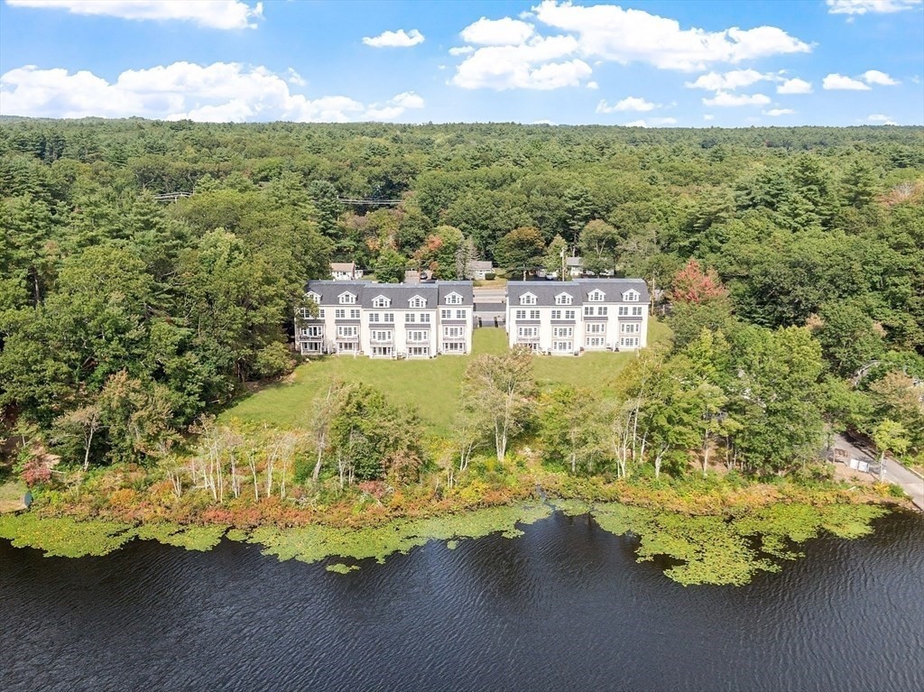 206 W Main St, Georgetown, Massachusetts, 5 Bedrooms Bedrooms, 5 Rooms Rooms,4.5 BathroomsBathrooms,Residential,For Sale,W Main St,73478049