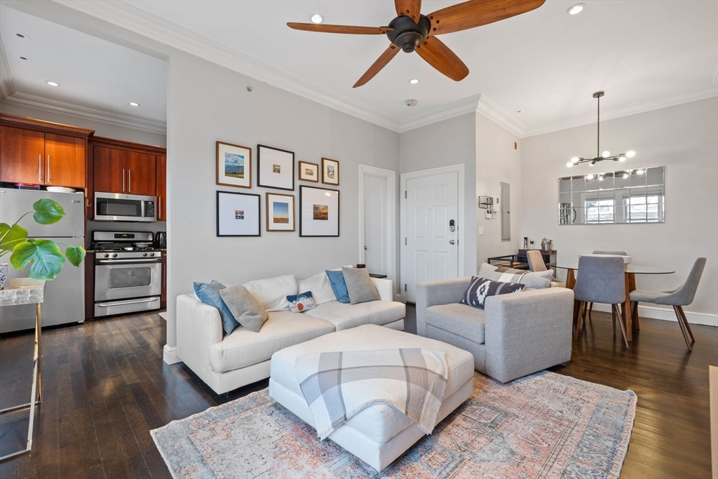 7 Stillman Pl, Boston, Massachusetts, 2 Bedrooms Bedrooms, 4 Rooms Rooms,1 BathroomBathrooms,Residential,For Sale,Stillman Pl,73478114