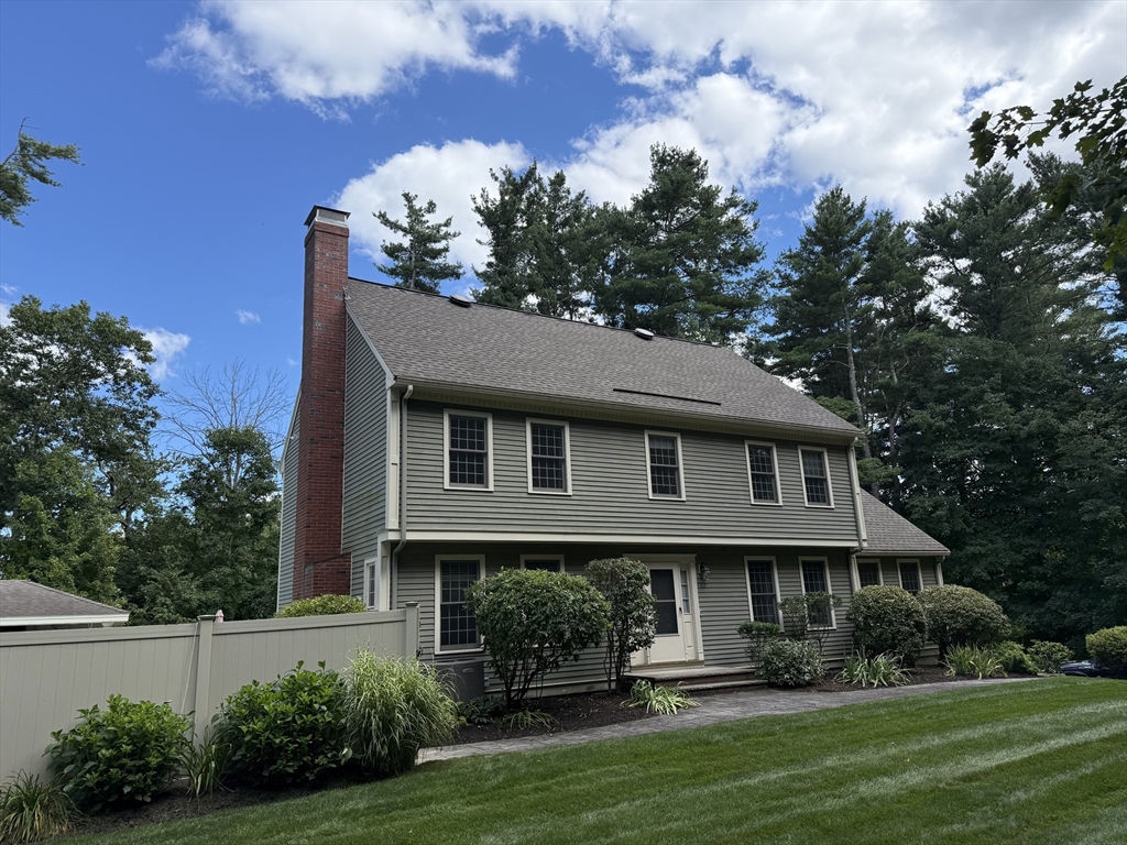 117 Perkins Row, Topsfield, Massachusetts, 3 Bedrooms Bedrooms, 7 Rooms Rooms,2.5 BathroomsBathrooms,Residential,For Sale,Perkins Row,73418674
