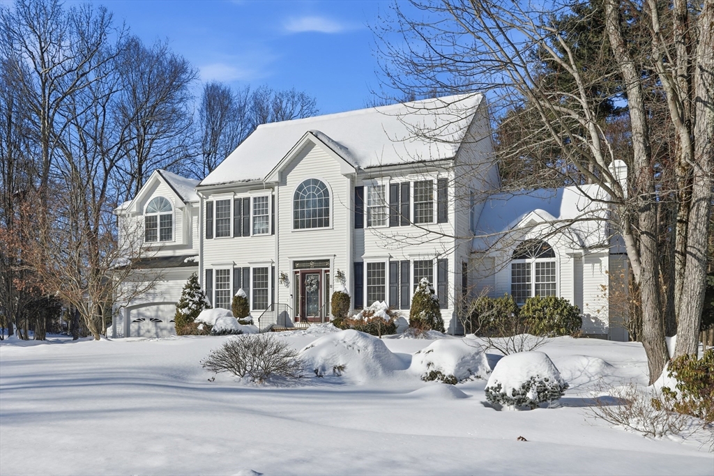 12 Cortland Circle, Lunenburg, Massachusetts, 3 Bedrooms Bedrooms, 8 Rooms Rooms,2.5 BathroomsBathrooms,Residential,For Sale,Cortland Circle,73478123