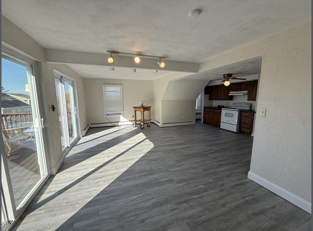 304 Malden St, Revere, Massachusetts, 1 Bedroom Bedrooms, 3 Rooms Rooms,1 BathroomBathrooms,Residential Lease,For Rent,Malden St,73478251