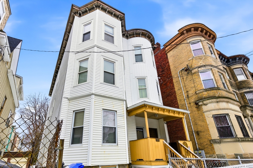 23 Lawrence Ave, Boston, Massachusetts, 12 Bedrooms Bedrooms, 20 Rooms Rooms,4 BathroomsBathrooms,Residential Income,For Sale,Lawrence Ave,73477175