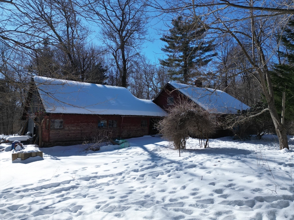 63 Highland St, Sharon, Massachusetts, 2 Bedrooms Bedrooms, 4 Rooms Rooms,1 BathroomBathrooms,Residential,For Sale,Highland St,73478100