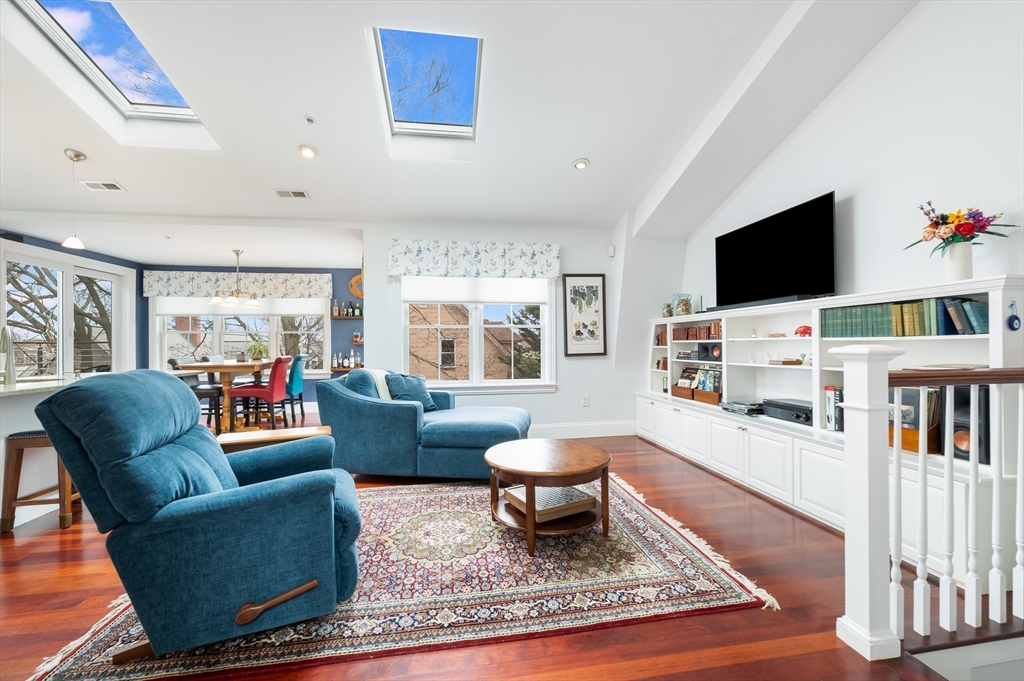 40 Mt. Pleasant, Cambridge, Massachusetts, 3 Bedrooms Bedrooms, 6 Rooms Rooms,2 BathroomsBathrooms,Residential,For Sale,Mt. Pleasant,73478122