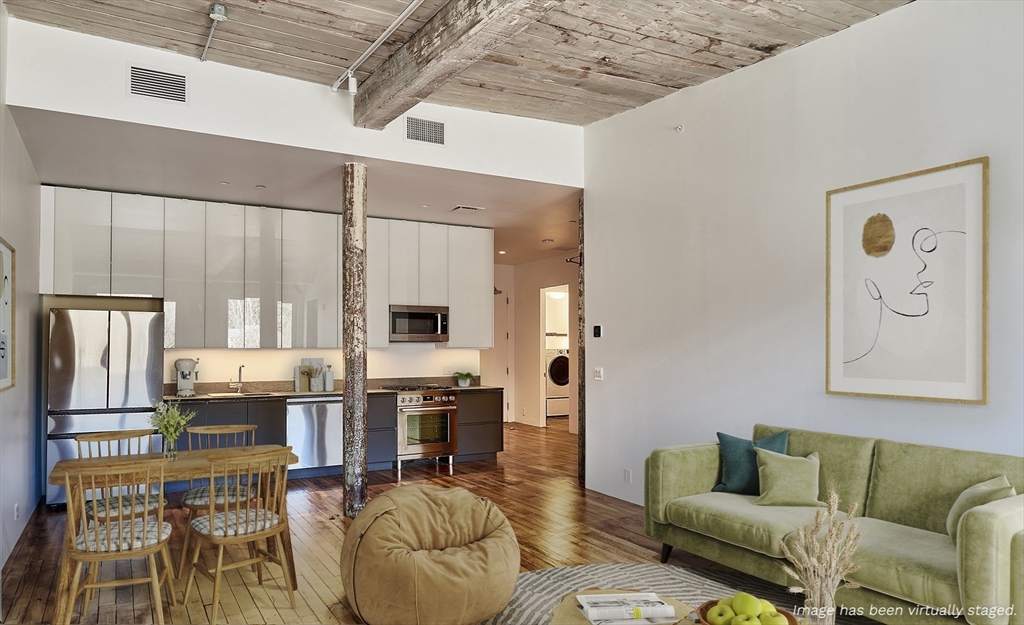 520 State Rd, North Adams, Massachusetts, 1 Bedroom Bedrooms, 6 Rooms Rooms,1.5 BathroomsBathrooms,Residential,For Sale,State Rd,73478130