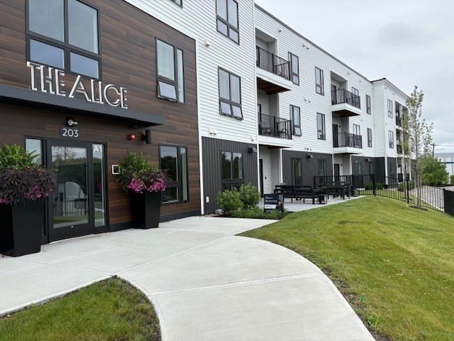 203 Lowell St., Wilmington, Massachusetts, 2 Bedrooms Bedrooms, 5 Rooms Rooms,2 BathroomsBathrooms,Residential,For Sale,Lowell St.,73478208