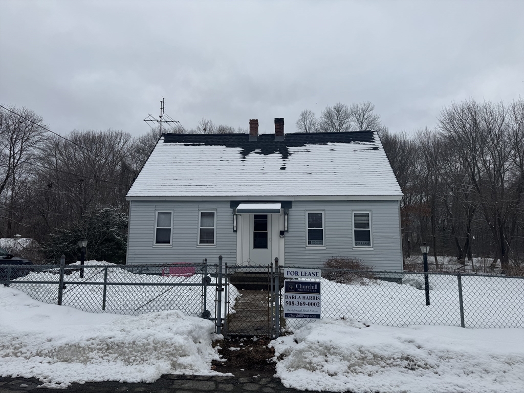 75 Packard Street, Stoughton, Massachusetts, 2 Bedrooms Bedrooms, 4 Rooms Rooms,1 BathroomBathrooms,Residential Lease,For Rent,Packard Street,73478202