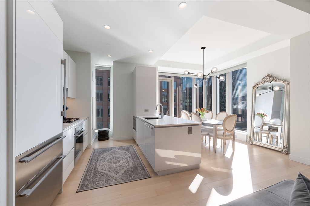 135 Seaport Blvd, Boston, Massachusetts, 2 Bedrooms Bedrooms, 5 Rooms Rooms,2.5 BathroomsBathrooms,Residential,For Sale,Seaport Blvd,73478219