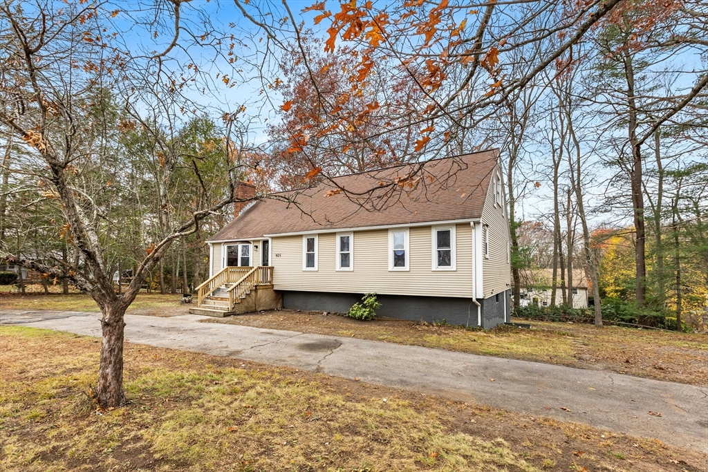 925 Ash St, Brockton, Massachusetts, 5 Bedrooms Bedrooms, 9 Rooms Rooms,2.5 BathroomsBathrooms,Residential,For Sale,Ash St,73456916