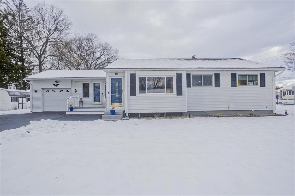 68 Hamilton St, Springfield, Massachusetts, 3 Bedrooms Bedrooms, 6 Rooms Rooms,1 BathroomBathrooms,Residential,For Sale,Hamilton St,73460034