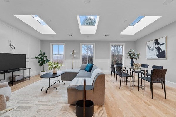 30 Dighton Street, Boston, Massachusetts, 4 Bedrooms Bedrooms, 5 Rooms Rooms,3 BathroomsBathrooms,Residential Lease,For Rent,Dighton Street,73478284