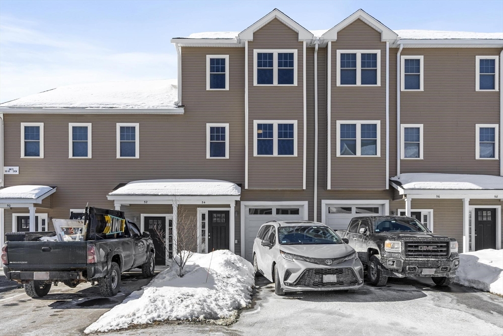 7 Gorham Street, Chelmsford, Massachusetts, 2 Bedrooms Bedrooms, 5 Rooms Rooms,1.5 BathroomsBathrooms,Residential,For Sale,Gorham Street,73478287