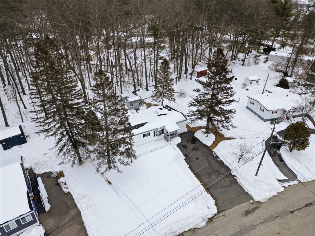 4 Rosemary St, Salem, New Hampshire, 2 Bedrooms Bedrooms, 6 Rooms Rooms,2 BathroomsBathrooms,Residential,For Sale,Rosemary St,73478294