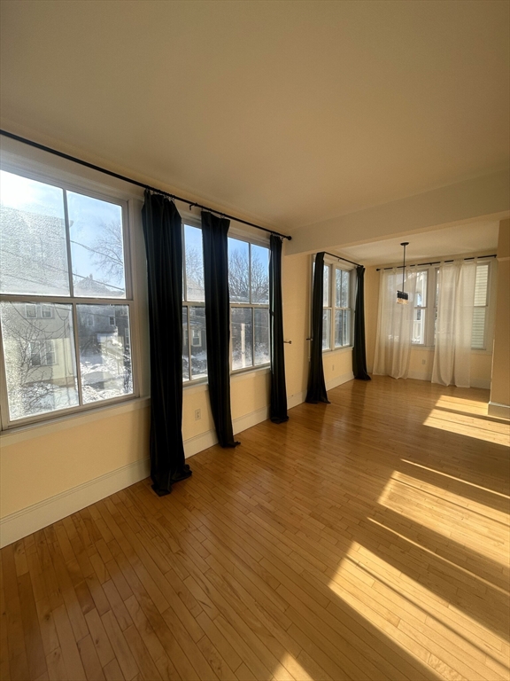 17 Ivaloo St, Somerville, Massachusetts, 2 Bedrooms Bedrooms, 5 Rooms Rooms,1 BathroomBathrooms,Residential Lease,For Rent,Ivaloo St,73478325