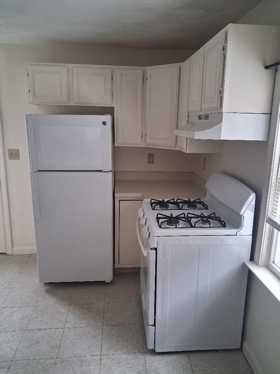 101 Vine St, Saugus, Massachusetts, 1 Bedroom Bedrooms, 3 Rooms Rooms,1 BathroomBathrooms,Residential Lease,For Rent,Vine St,73478347