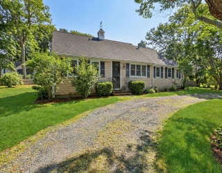 140 Sixth Avenue, Barnstable, Massachusetts, 3 Bedrooms Bedrooms, 7 Rooms Rooms,2 BathroomsBathrooms,Residential,For Sale,Sixth Avenue,73478288