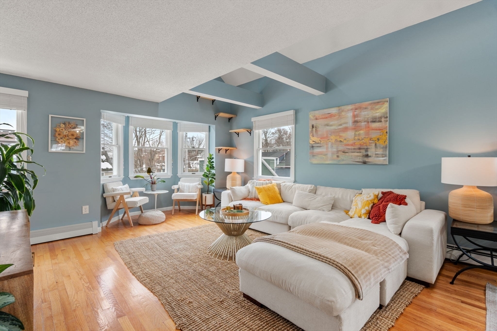 13 Fayette St, Beverly, Massachusetts, 3 Bedrooms Bedrooms, 6 Rooms Rooms,2 BathroomsBathrooms,Residential,For Sale,Fayette St,73478394