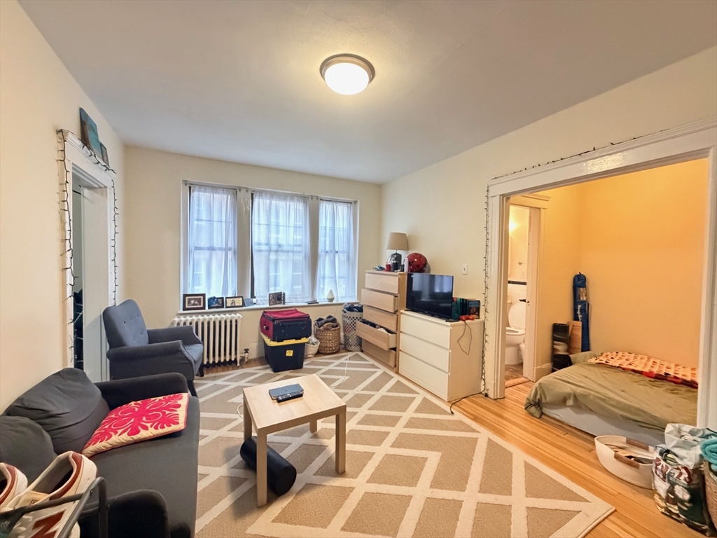 64 Queensberry St., Boston, Massachusetts, 3 Rooms Rooms,1 BathroomBathrooms,Residential Lease,For Rent,Queensberry St.,73478402